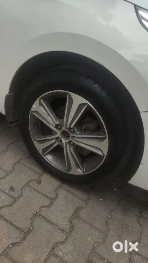 Hyundai Verna Fluidic 1.6 Vtvt Sx, 2019, Petrol