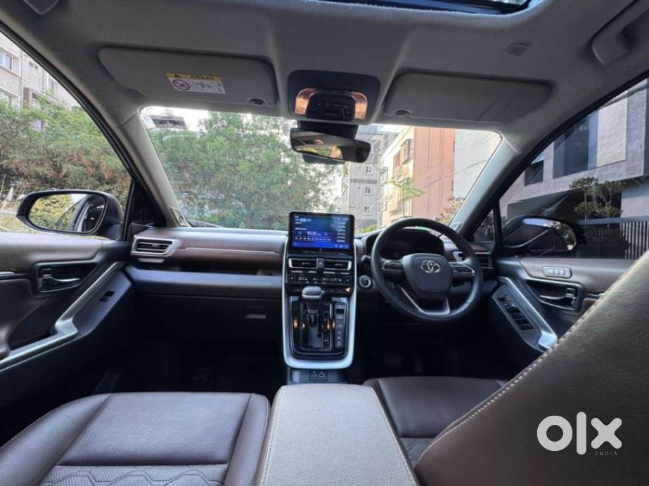 Toyota Innova Hycross 2.0 Zx Hybrid 7 Str, 2025, Petrol