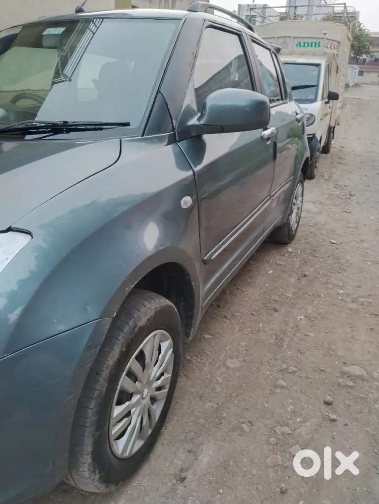 Maruti Suzuki Swift 
Lxi