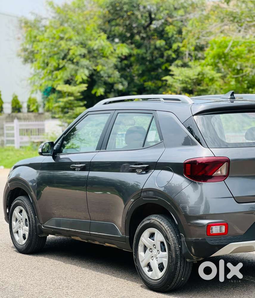 Hyundai Venue 1.2 S Plus, 2021, Petrol
