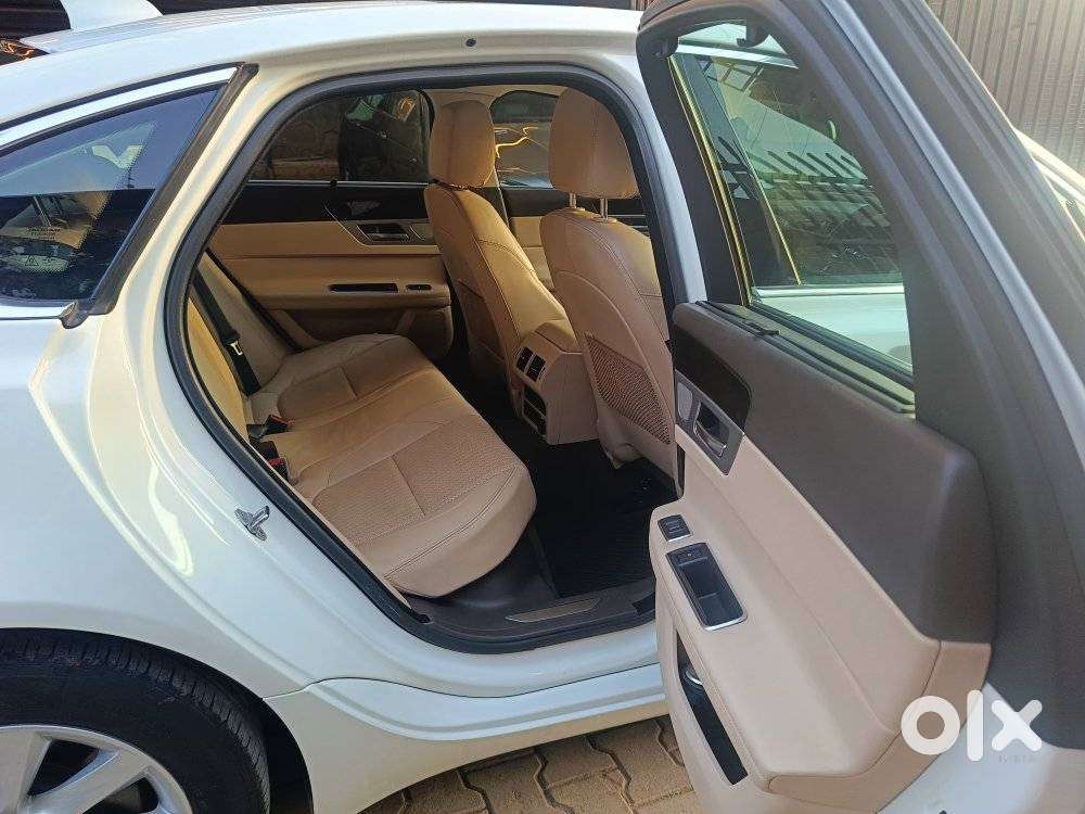 Jaguar Xf 2.0 Petrol Prestige, 2017, Petrol