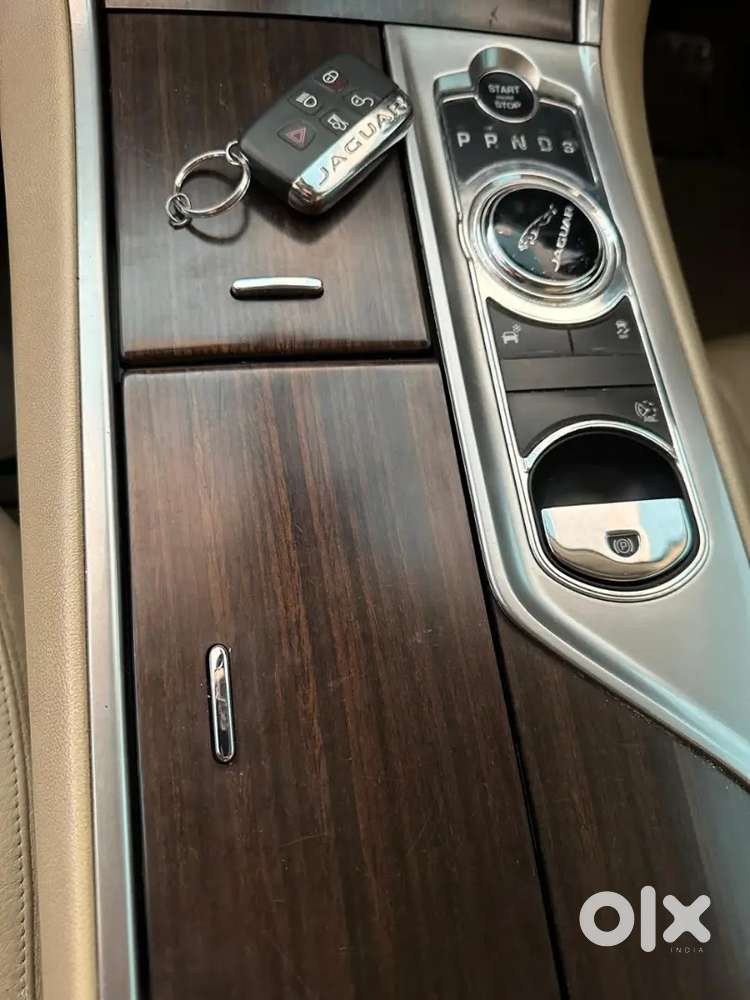 Jaguar Xf 2014 Diesel 30000 Km Driven