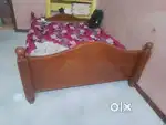 Queen size wooden bed cote