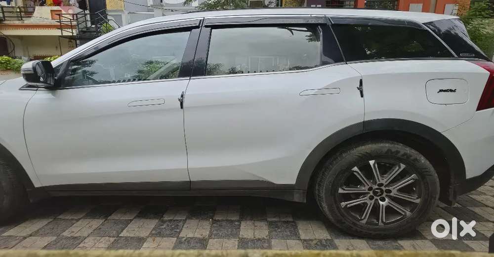 Mahindra Xuv700 2021 Petrol Automatic