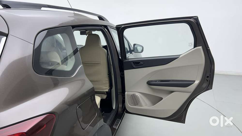 Renault Triber Rxt, 2022, Petrol