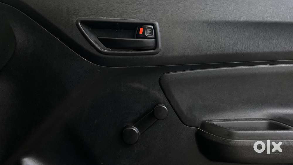 Maruti Suzuki Swift Vvt Lxi, 2023, Petrol