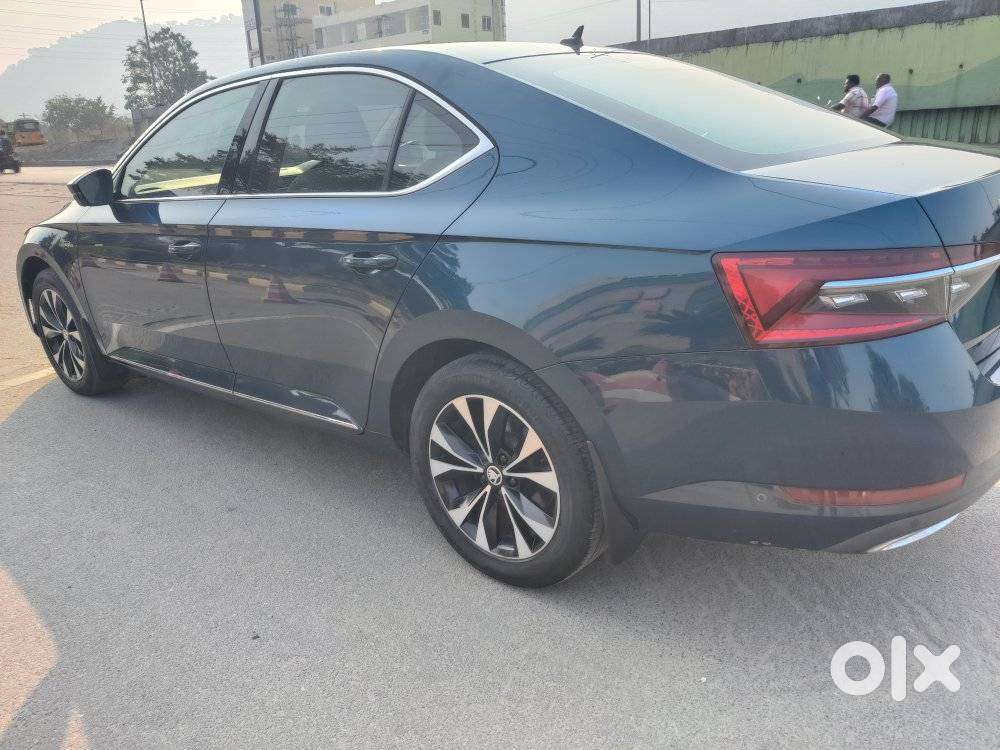 Skoda Superb L&k 2.0 Tdi At, 2022, Petrol