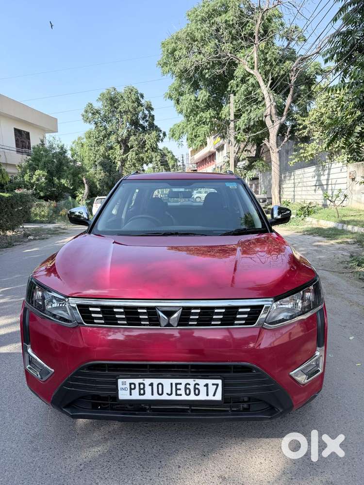 Mahindra Xuv300 1.2 W6 Amt Petrol, 2023, Petrol
