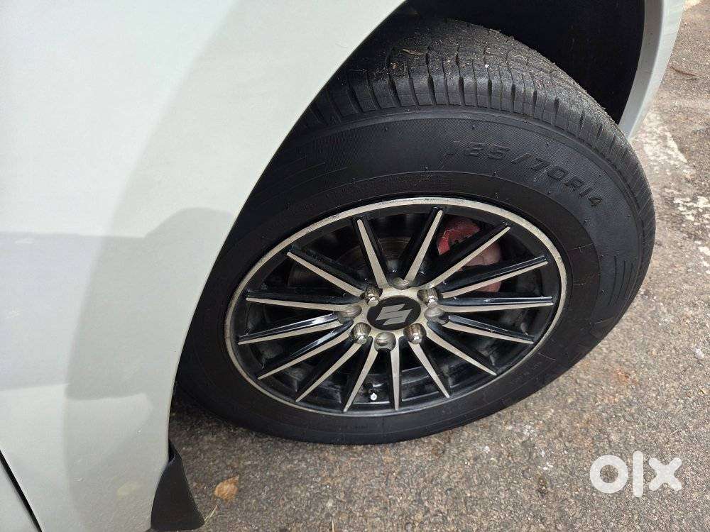 Maruti Suzuki Swift Vxi + Manual, 2023, Petrol