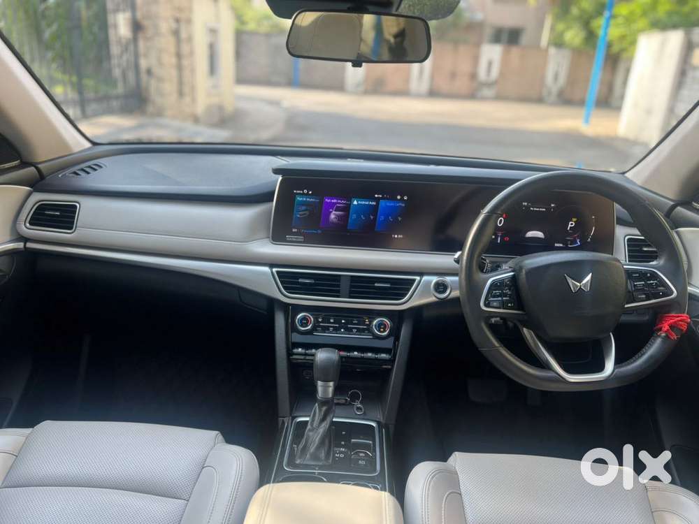 Mahindra Xuv700 2.2 Ax 7 Diesel Mt Luxury Pack Str, 2023, Diesel