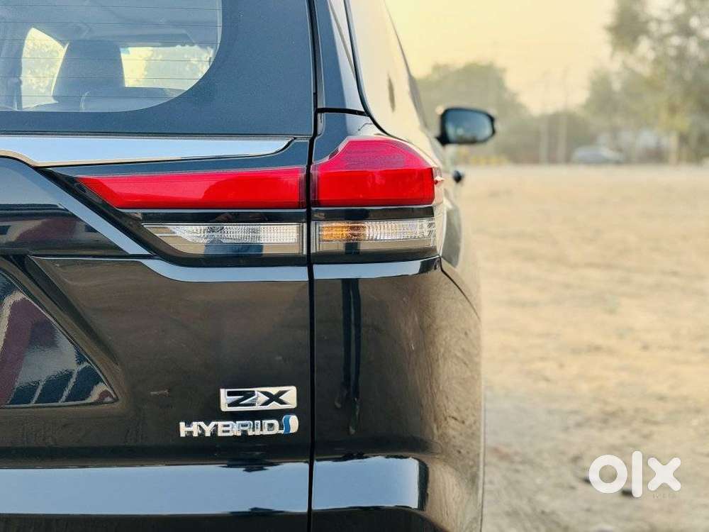 Toyota Innova Hycross 2.0 Zx (o) Hybrid 7 Str, 2024, Petrol