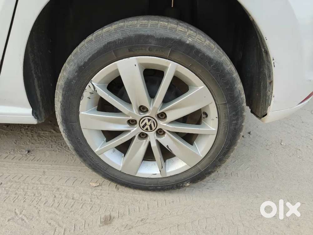 Volkswagen Polo 2015 Petrol