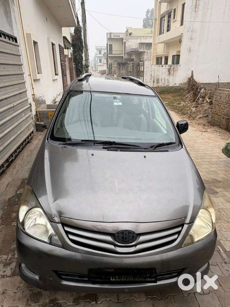Toyota Innova 2.0 Gx 8 Seater Bs Iv, 2010, Diesel