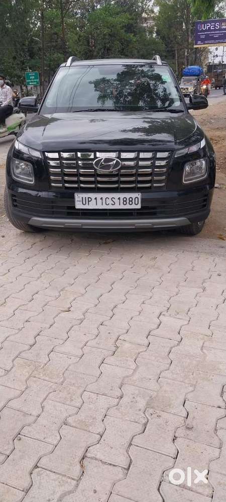 Hyundai Venue 2024 Diesel Well Maintained