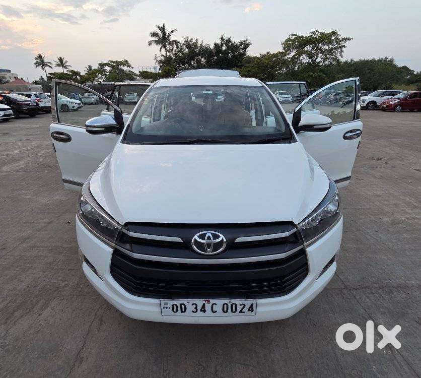 Toyota Innova Crysta G 8 Str, 2017, Diesel