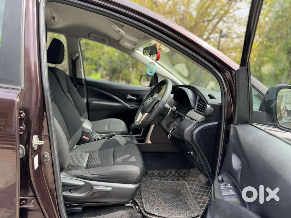 Toyota Innova Crysta [2020-ongoing] 2.4 Gx At 7 Str, 2017, Diesel