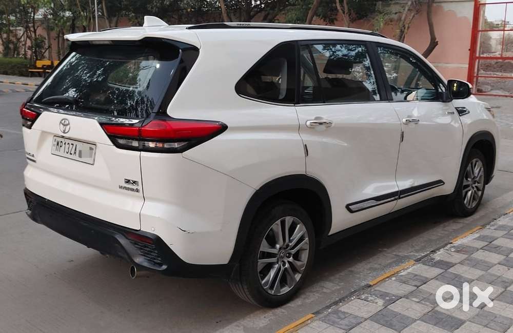 Toyota Innova Hycross 2.0 Zx Hybrid 7 Str, 2023, Petrol