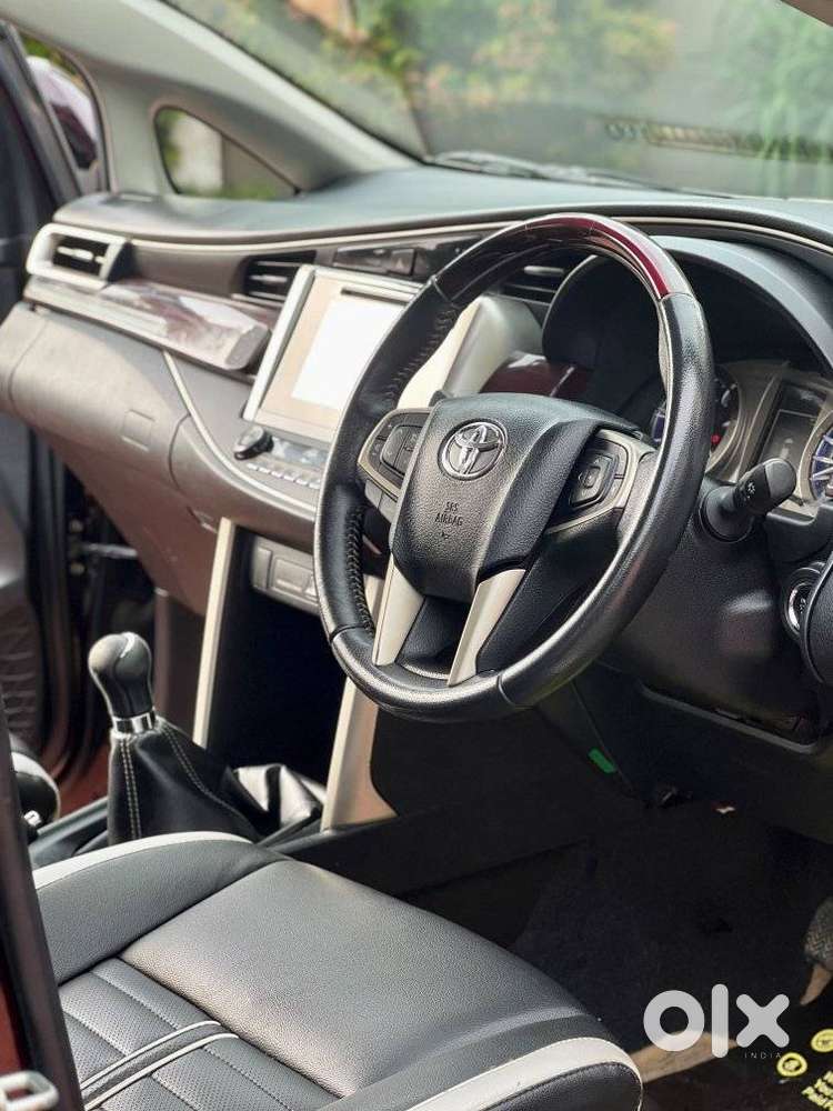 Toyota Innova Crysta 2.4 V 7 Str, 2016, Diesel