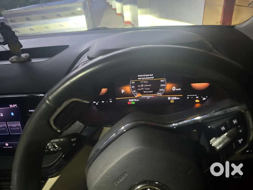 Skoda Slavia Style 1.0  Tsi At Red