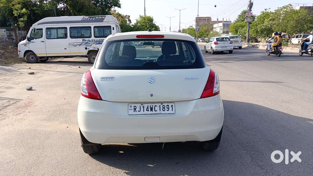Maruti Suzuki Swift Lxi Optional-o, 2017, Petrol