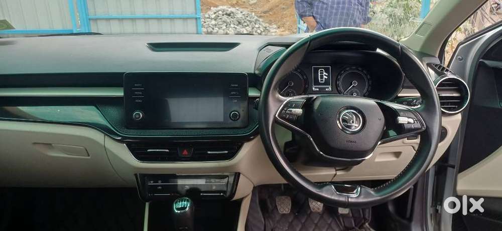 Skoda Slavia 1.0 Ambition Tsi At, 2023, Petrol