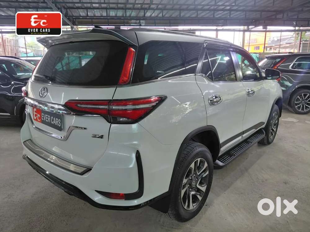 Toyota Fortuner Legender, 2022, Diesel