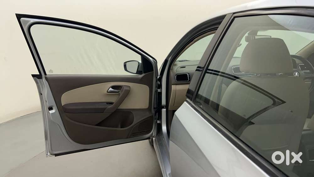 Skoda Rapid [ ] 1.6 Style Plus Mpi At, 2016, Petrol