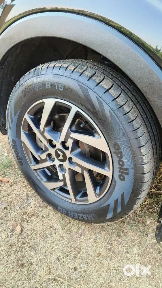 Mahindra Xuv 300 W8 Optional