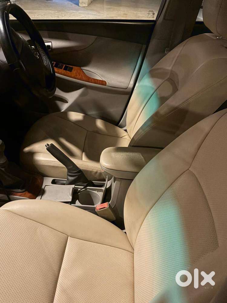 Toyota Corolla Altis 2010
