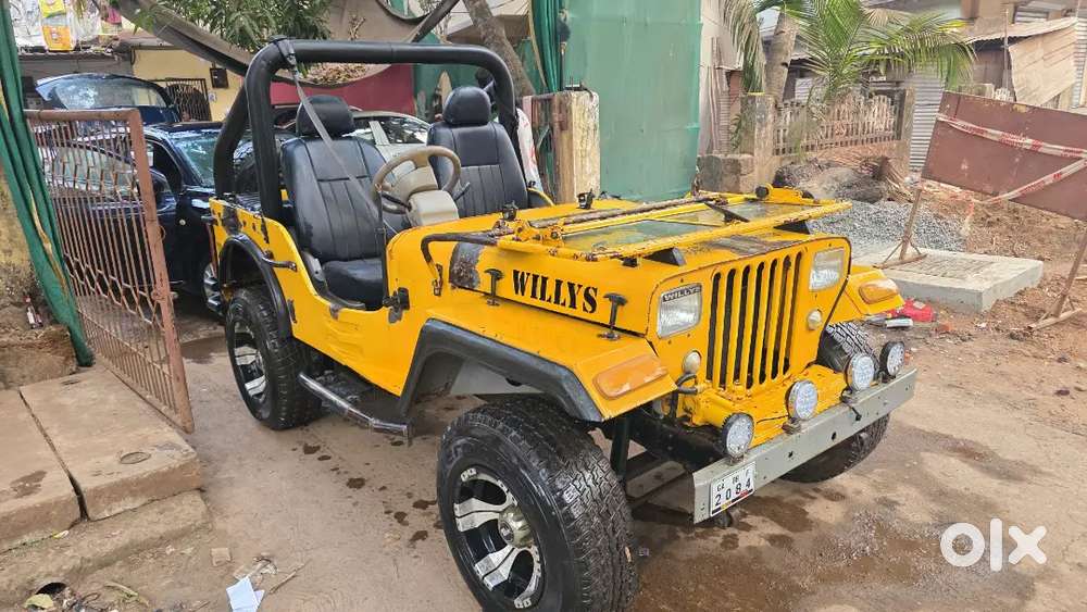 Vintage Low Bonnet Jeep