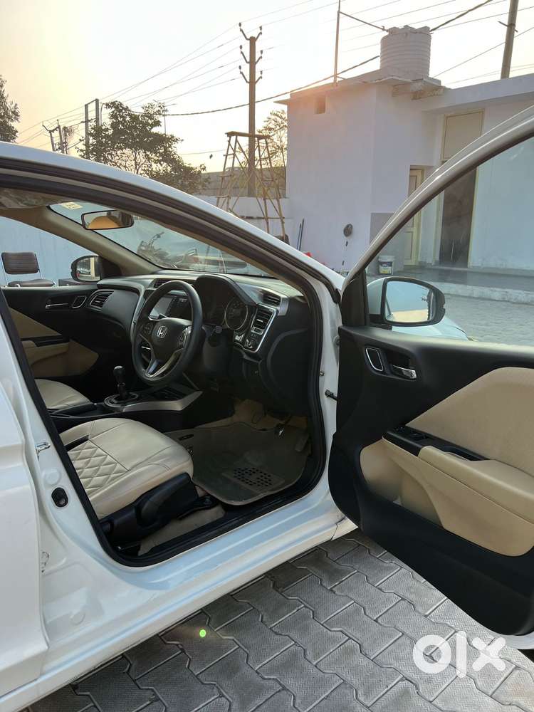 Honda City 1.5 V 5th Gen I-vtec Mt, 2022, Petrol