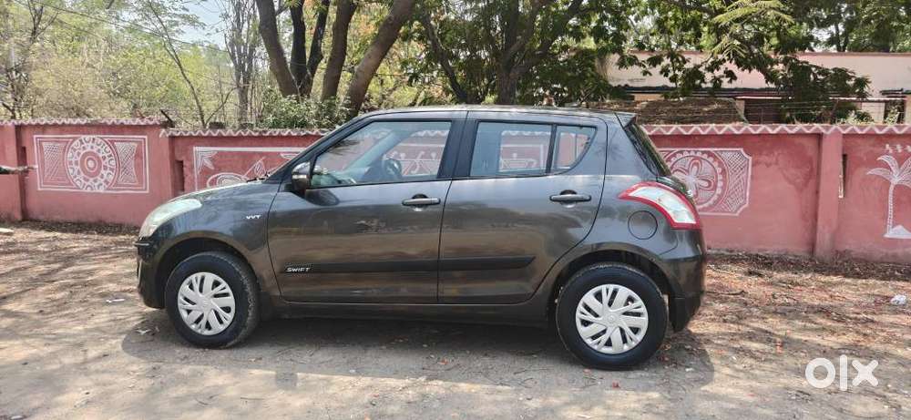 Maruti Suzuki Swift Vxi + Manual, 2016, Petrol
