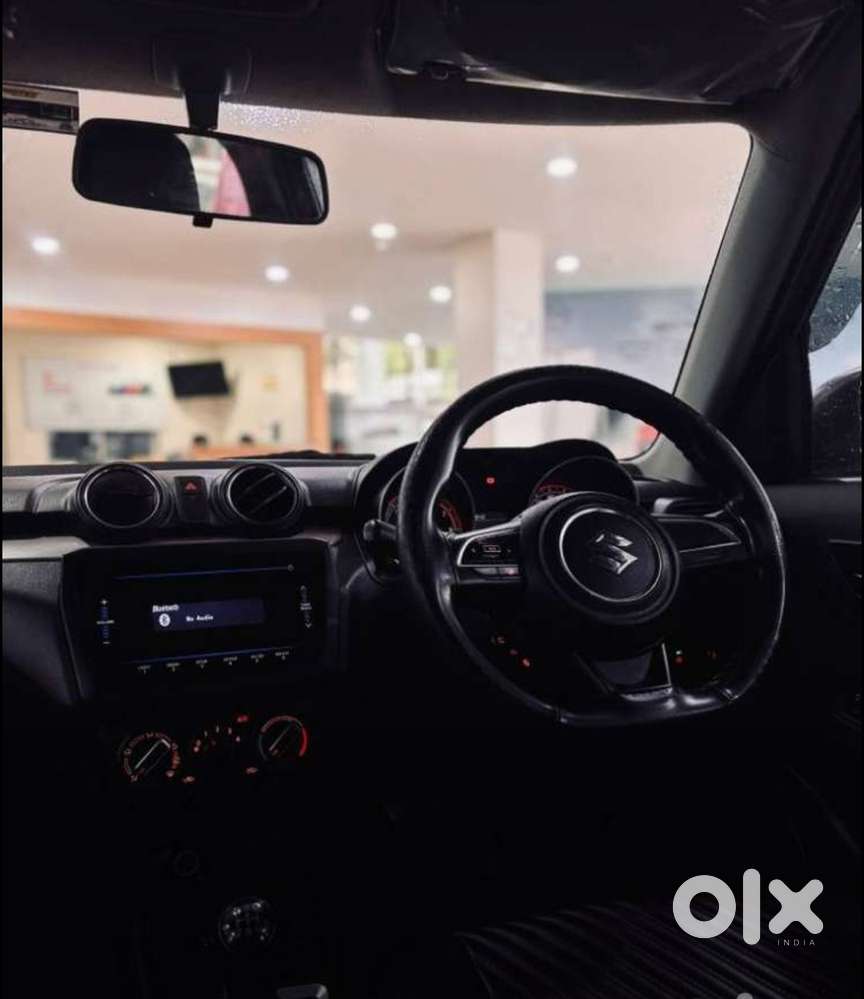Maruti Suzuki Swift Vxi + Manual, 2022, Petrol