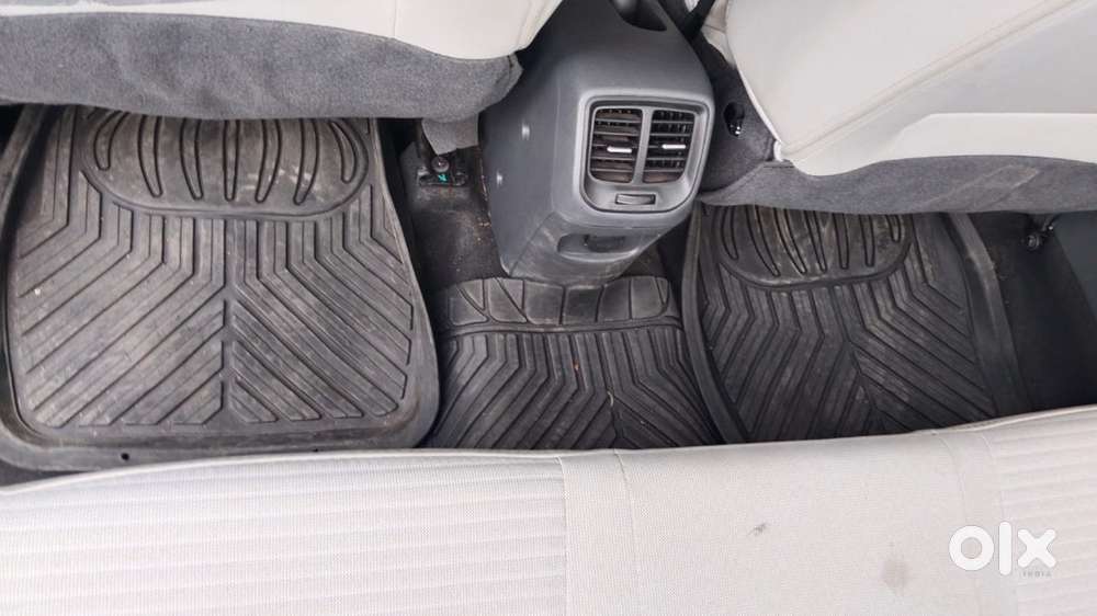 Hundai Aura S Model With Petrol And Cng Just 4 Month Used