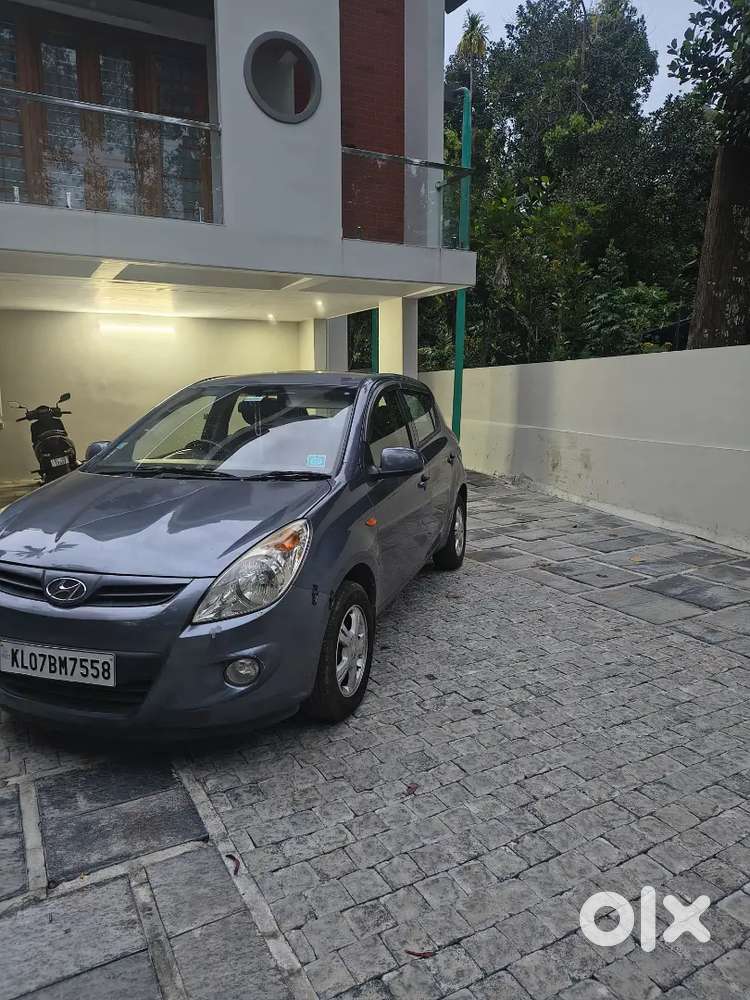 Hyundai I20 Asta Petrol 2010