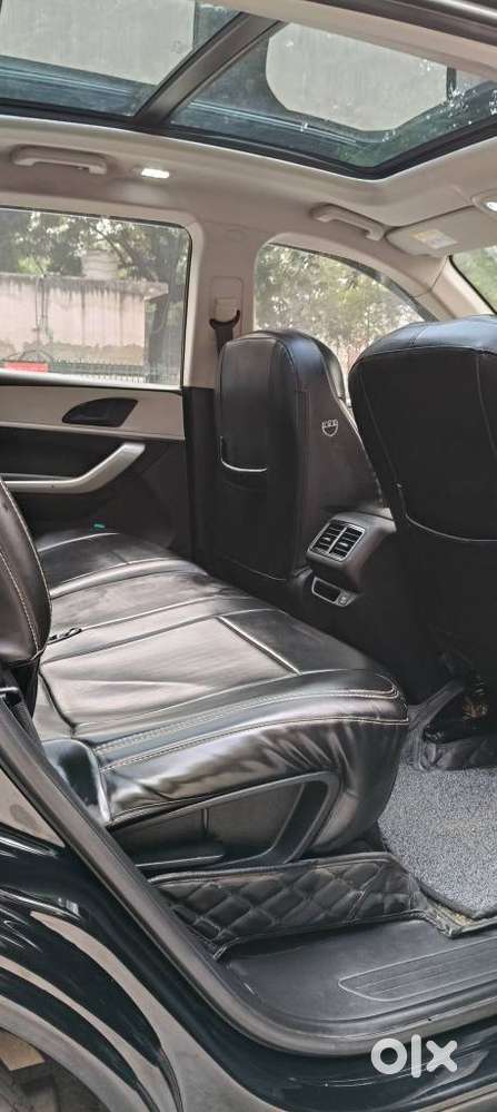 Mahindra Xuv700 2.2 Ax 5 Diesel Mt 7 Str, 2025, Diesel