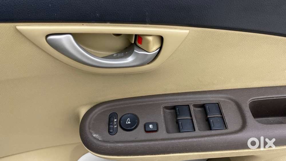 Honda Brio 2011-2013 V Mt, 2013, Petrol