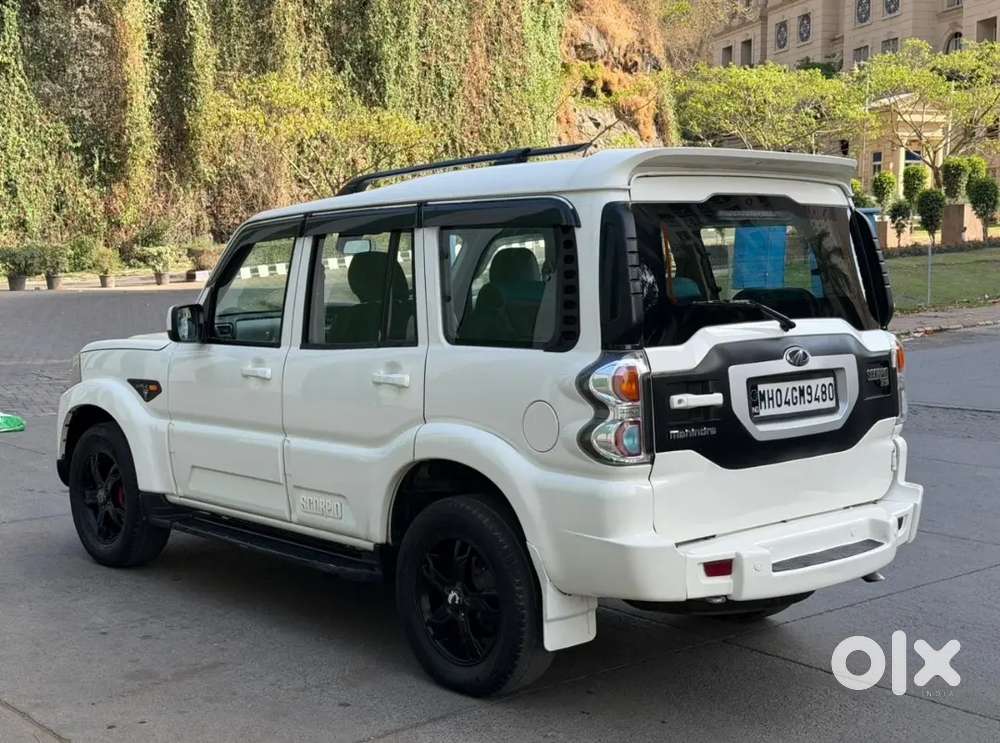 Mahindra Scorpio S10 L Dec 2014