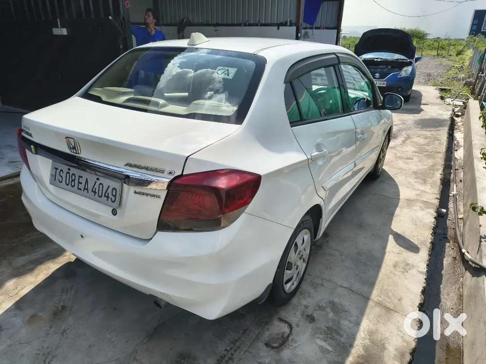 Honda Amaze Special 2014 Millage 26km Per Litre. Iam Owner.