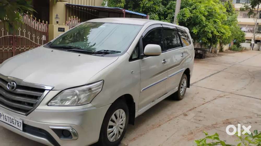 Toyota Innova 2013  Quter Tax