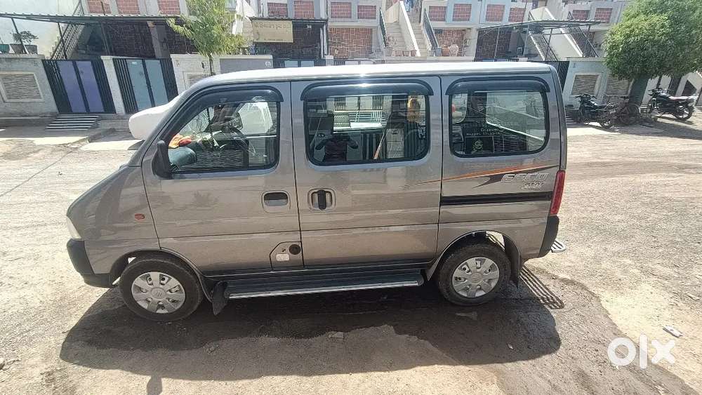 Maruti Suzuki Eeco 2023 Cng & Petrol 80000 Km Driven
