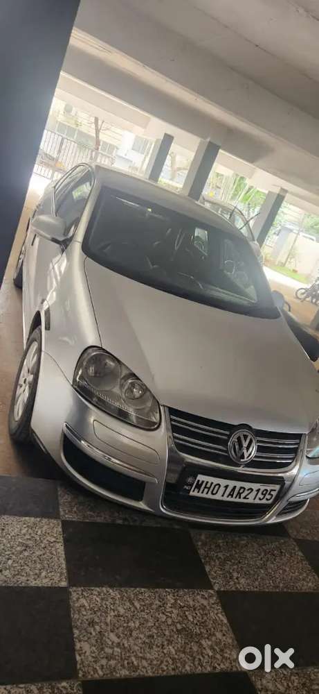 Volkswagen JETTA
2011
1.6 ltr 
Petrol
Manual
2nd owner
BraNd new tyres