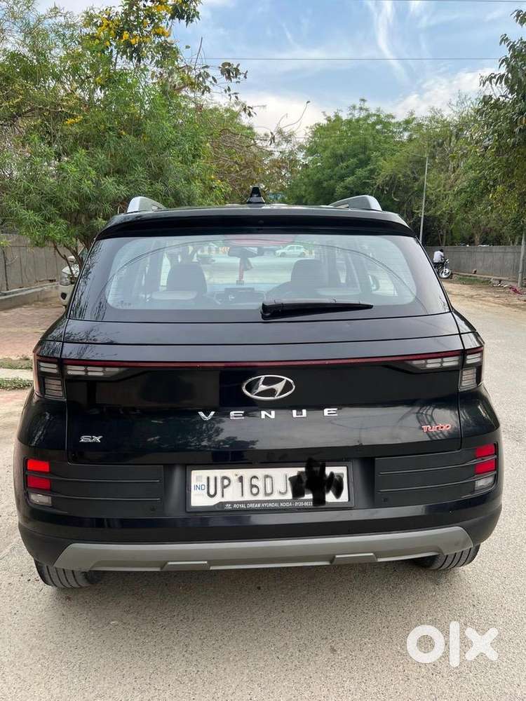 Hyundai Venue 2022 Petrol Well Maintained
