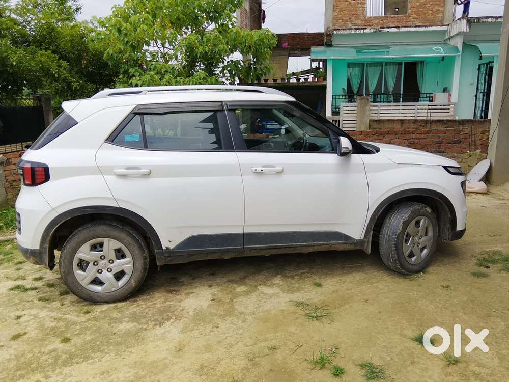 Hyundai Venue Petrol 2023