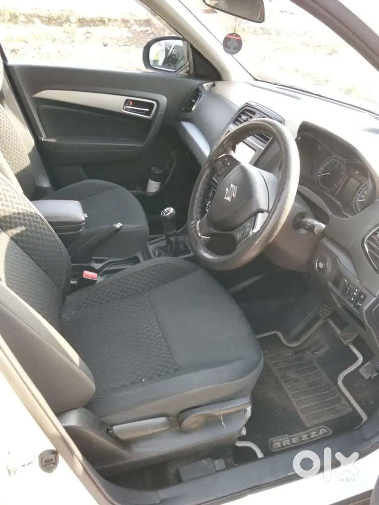 Maruti Suzuki Brezza Zxi 2022 Petrol 18600 Km Driven