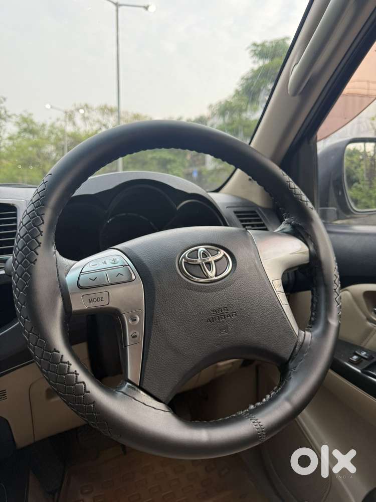 Toyota Fortuner 4x2 Manual, 2014, Diesel