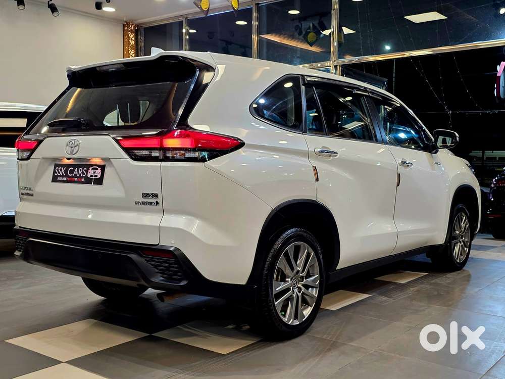 Toyota Innova Hycross 2.0 Zx Hybrid 7 Str, 2023, Cng & Hybrids