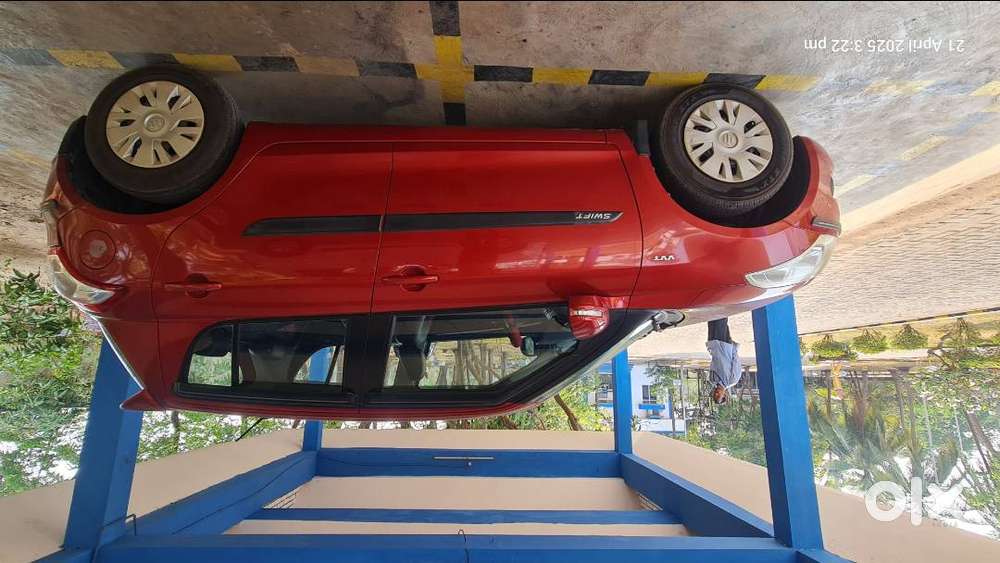 Maruti Swift Vxi. Petrol