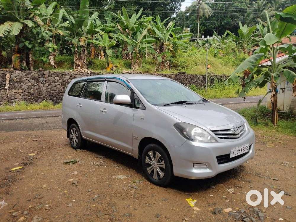 Toyota Innova 2.5 G (diesel) 8 Seater, 2012, Diesel