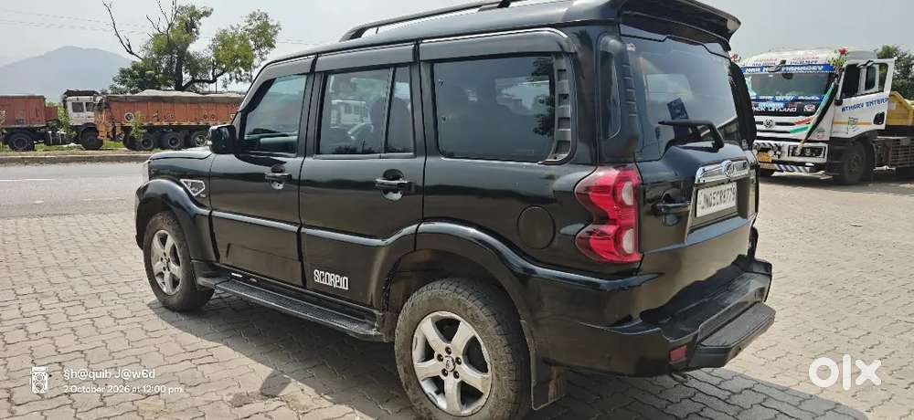 Mahindra Scorpio S11
